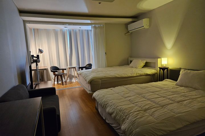 Gangnam Seocho Isu Station Fully Furnished Qu 4th image
