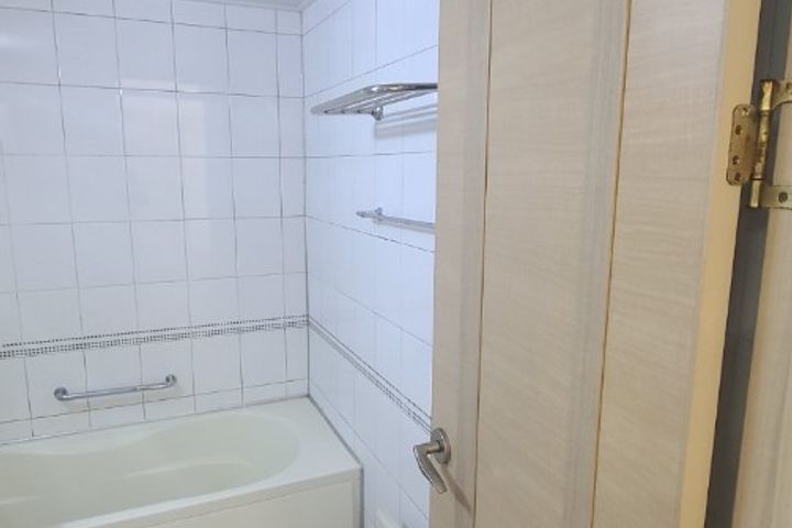 An apartment with incredible airflow 2th image
