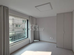 DMC White Stay 5th image