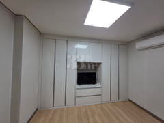 Refurbished studio apartment 2th image
