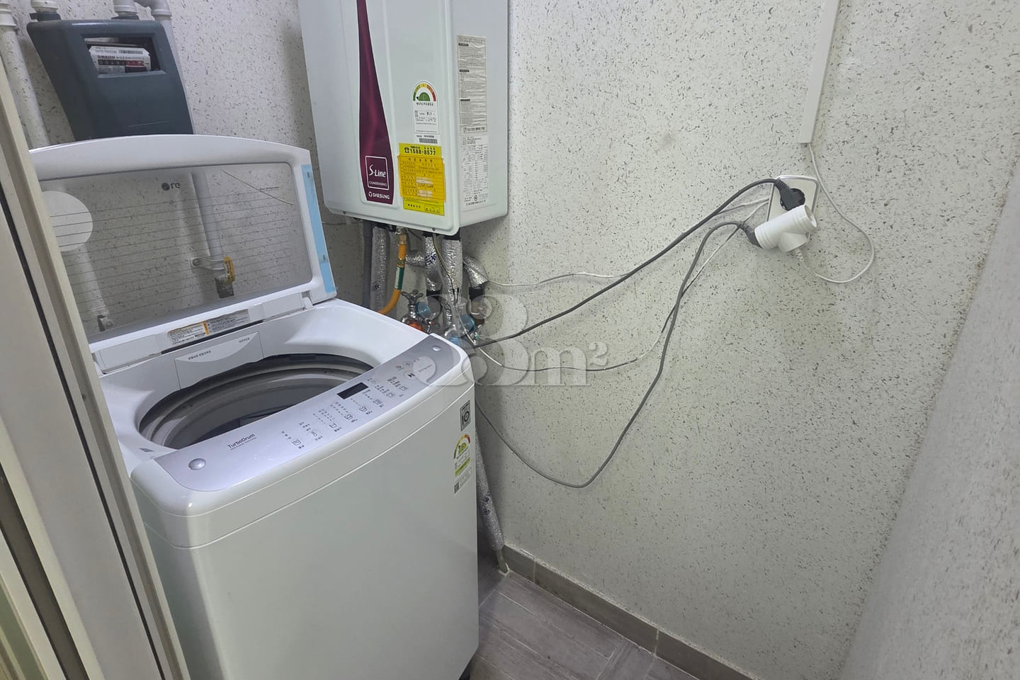 Clean, fully furnished 1.5-room unit 5th image