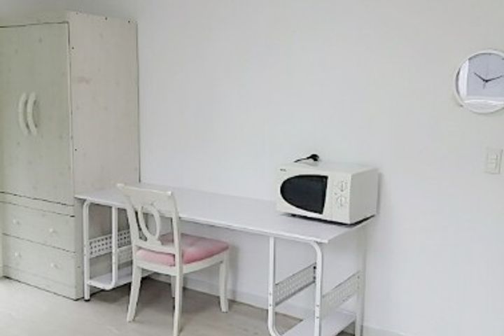 Fully furnished apartment near Seodaejeon Tol 4th image