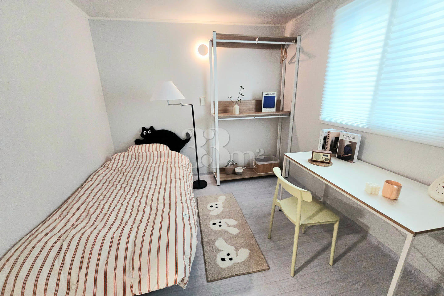 Room 204 2th image