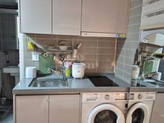 Newly built, pleasant, and in excellent condi 4th image