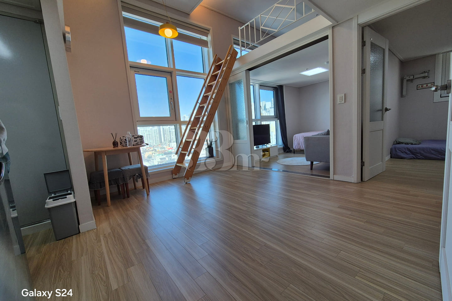 Double station, great view, two rooms, quiet 0th image