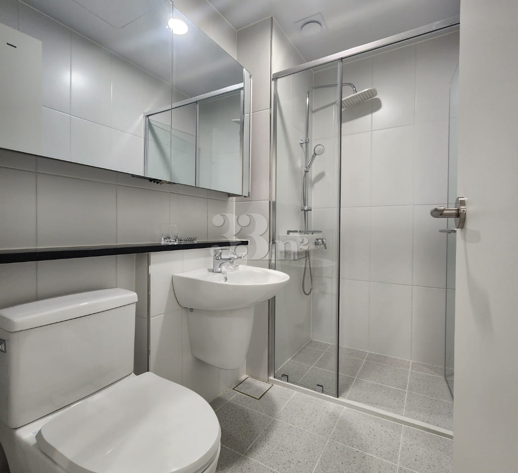 Brand-new, spacious two-room unit; parking av 12th image