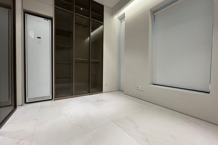 Cheongdam New Two-Room Apartment with Full Op 7th image