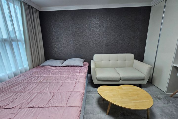New studio apartment near Busan Dusil Station 3th image