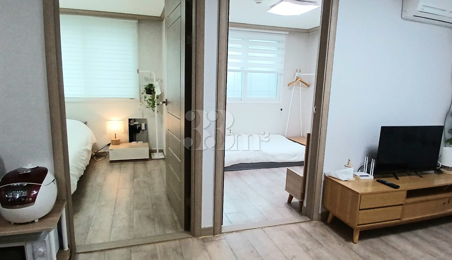Susong-dong three-room apartment with good va 5th image