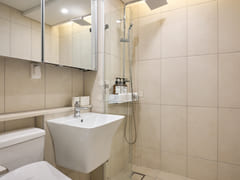 5th floor, 4 beds for 4 people + 2 bathrooms 17th image