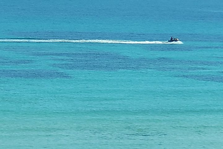 Fully furnished ocean view apartment in front 7th image
