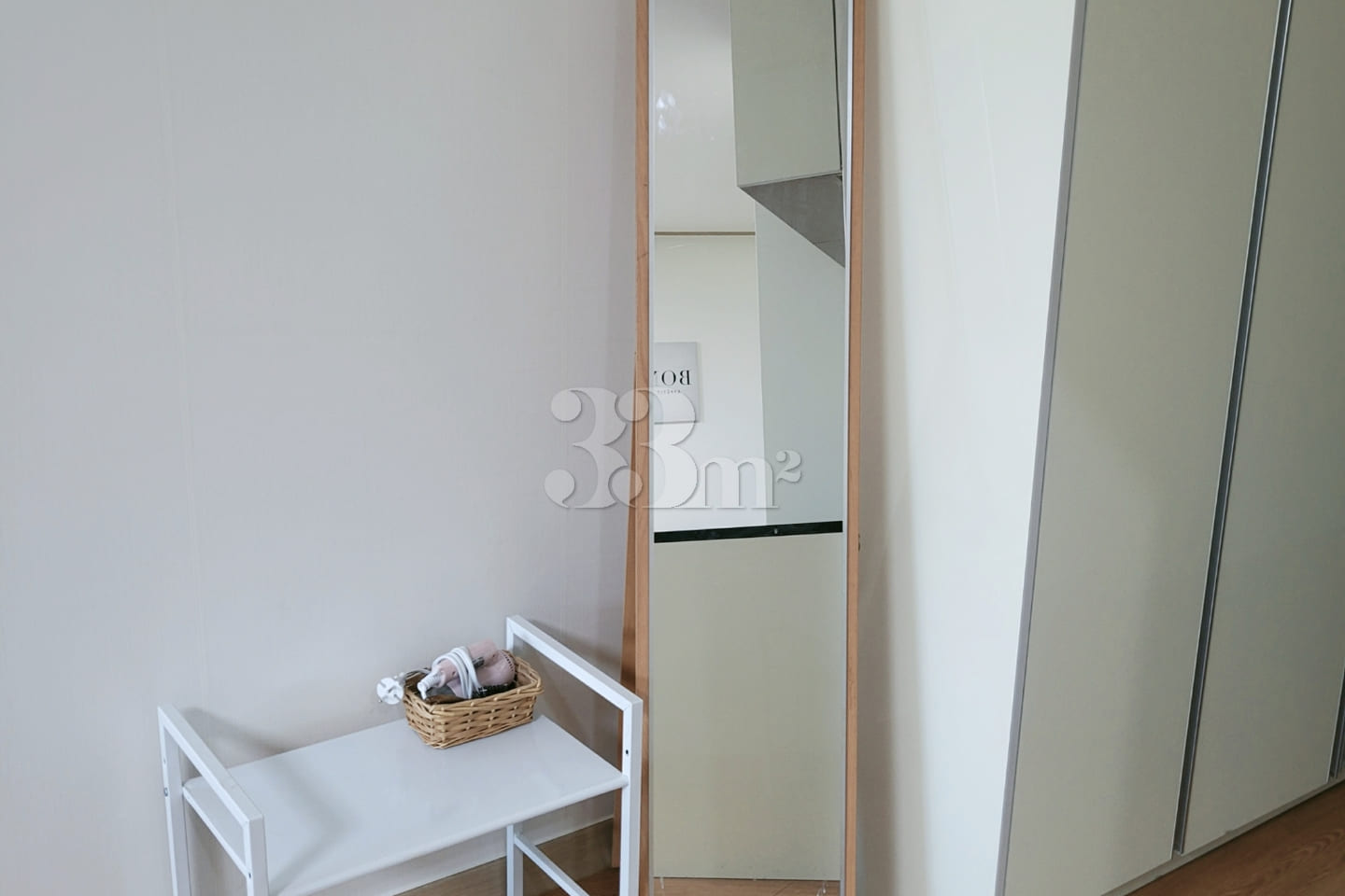 Spacious room, stylish room, close to the sta 14th image