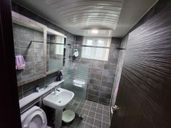 Two-room apartment with a private rooftop nea 9th image