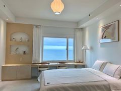 The best ocean view. 0th image