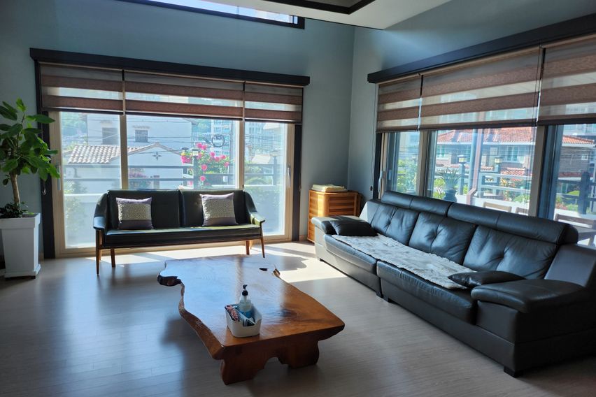 지현이네 단독펜션 2층