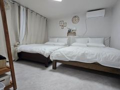 Hongdae Station 1.5 Room 102 0th image