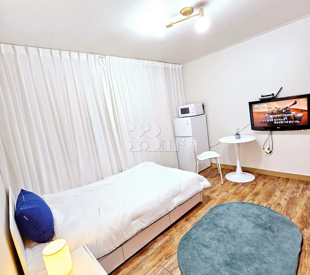 Cozy room near Byeongjeom Station/Jinan! 0th image