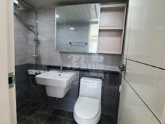 Clean and conveniently located (302) 6th image