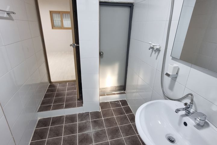 Large 2-room apartment near Sinpung Station 7th image