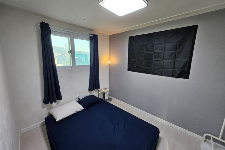 Doksan-dong Bright Two-Room Apartment, Parkin 2th image