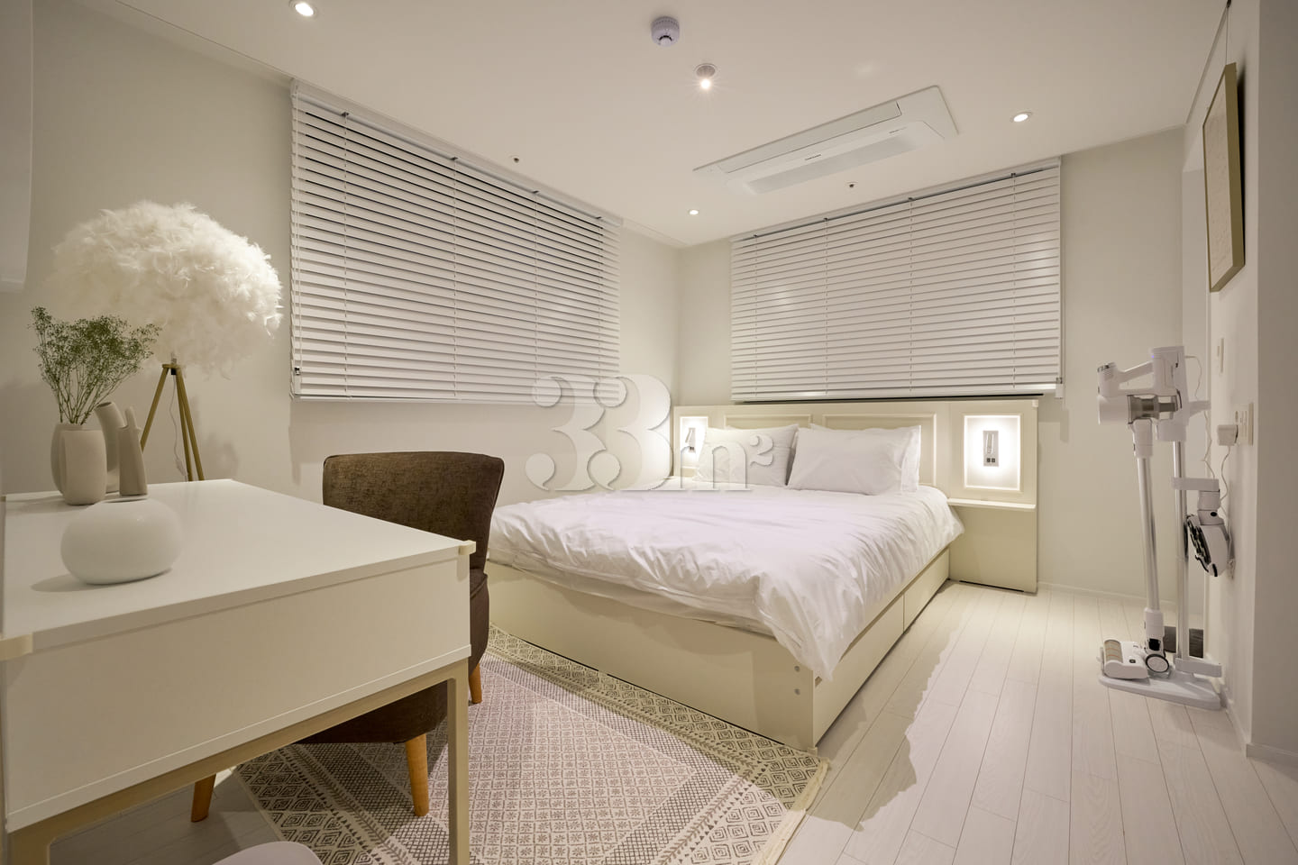 5th floor, 4 beds for 4 people + 2 bathrooms 1th image