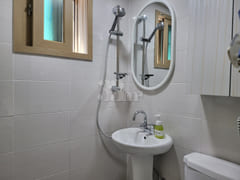 Suwon Yeongtong: Fully Renovated 2-Room Unit 4th image