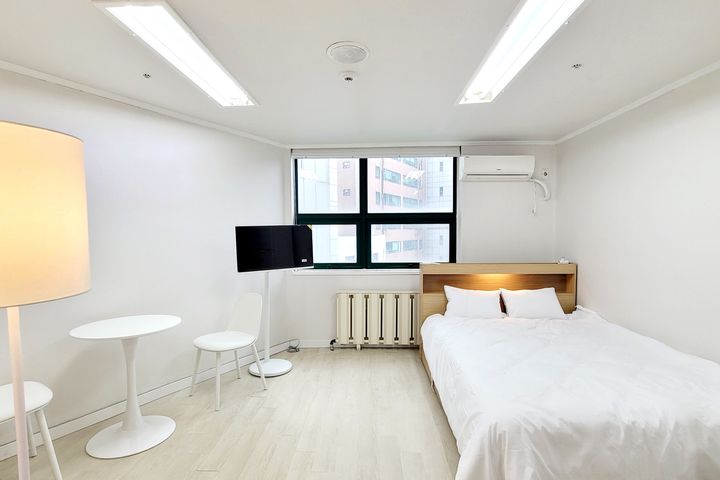 🤵 Fully-furnished unit near Sinchon Station  1th image