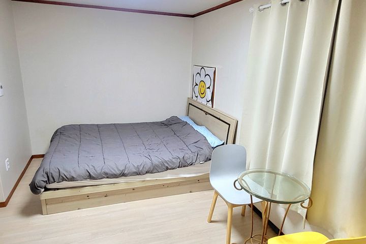 죽도동 퀸사이즈 풀옵션 0번째 이미지