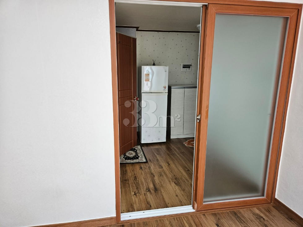 Remodeling a 3rd-floor studio apartment 9th image