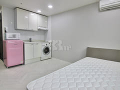 42 Studio Apartment on a Main Road in Hongdae 7th image
