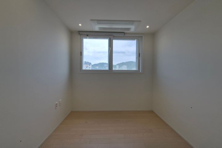 25-pyeong unit; within walking distance of Ju 7th image