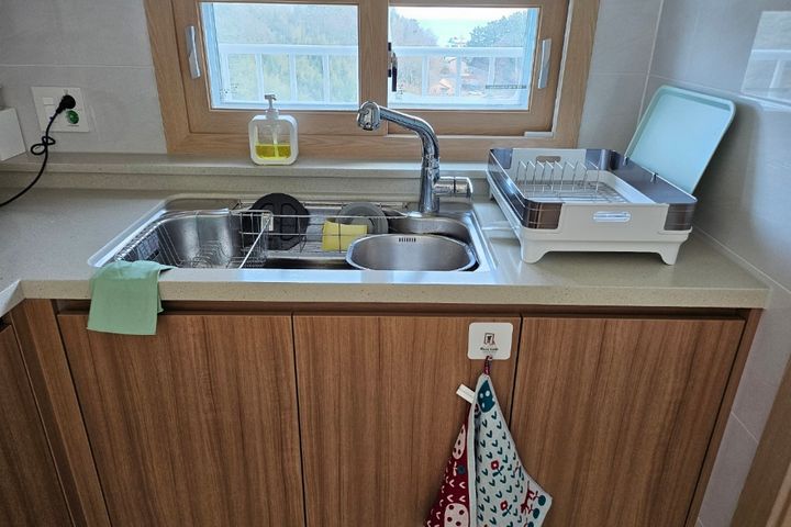 A house in Gangneung where you can watch the  13th image