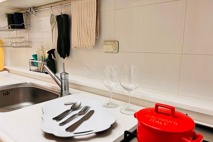 Hapjeong/Hongdae Fully Furnished + Aesthetic 13th image