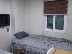 Fully furnished studio apartment near Jamsil  1th image