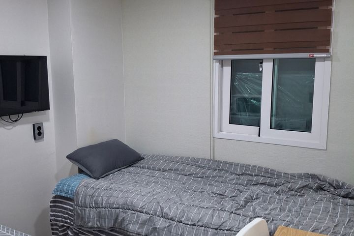 Fully furnished studio apartment near Jamsil  1th image