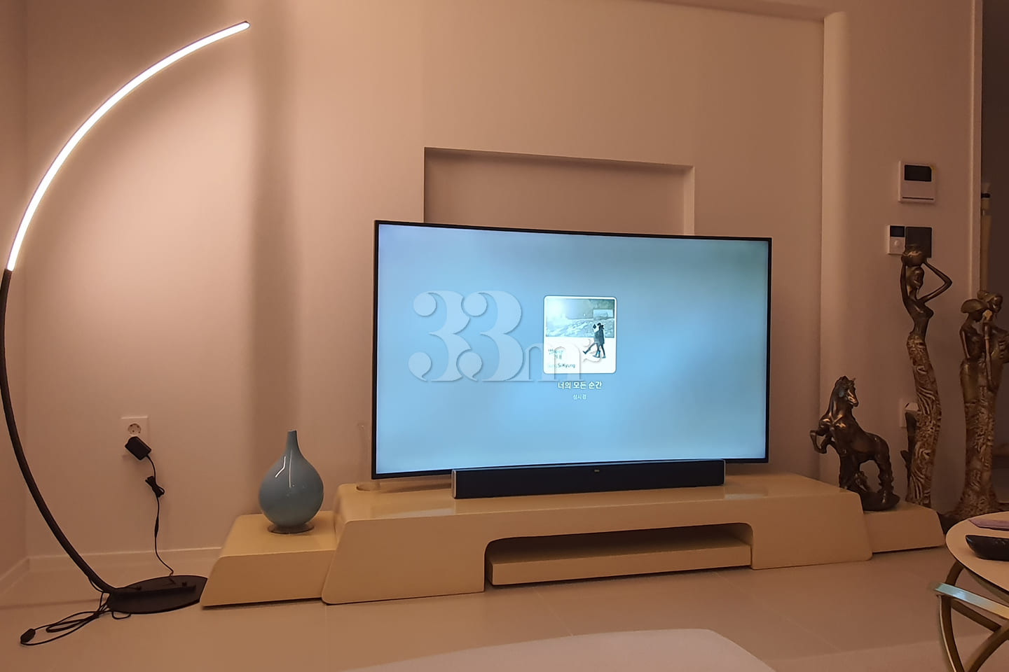 Top-of-the-line remodeled 3-room apartment in 2th image
