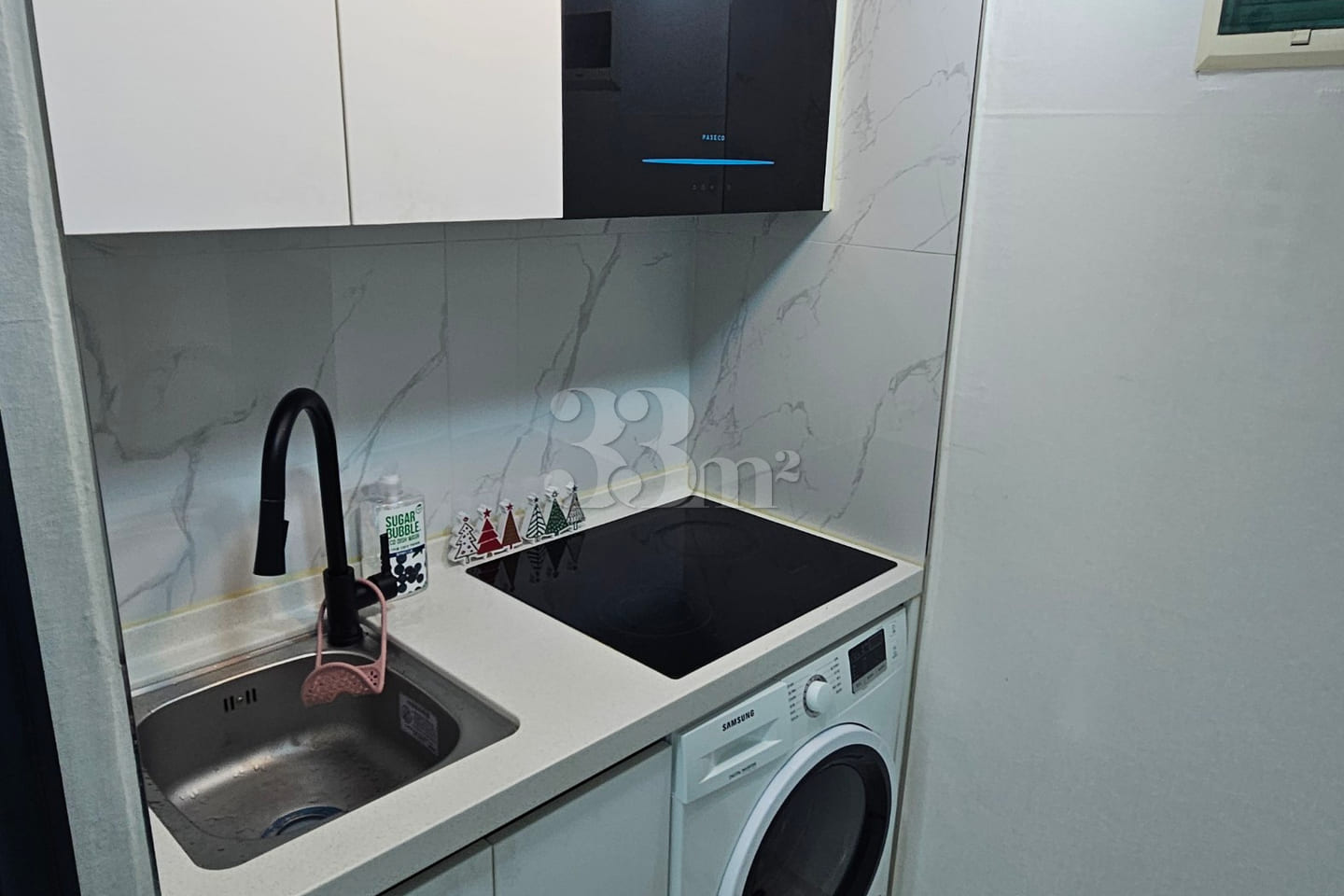 A studio apartment perfect for one person. 0th image