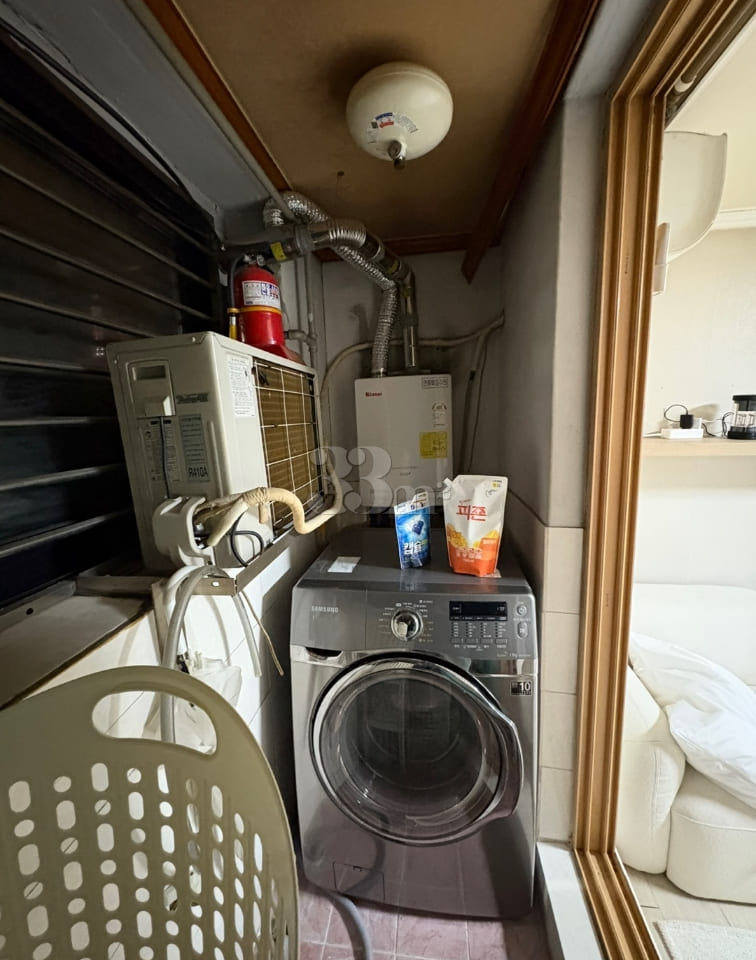 Spacious 2-room unit | Fully furnished | Park 8th image