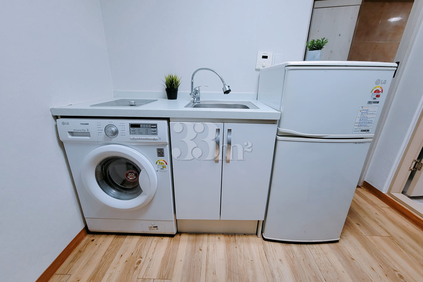 Ultimate space efficiency! A room with a loft 3th image