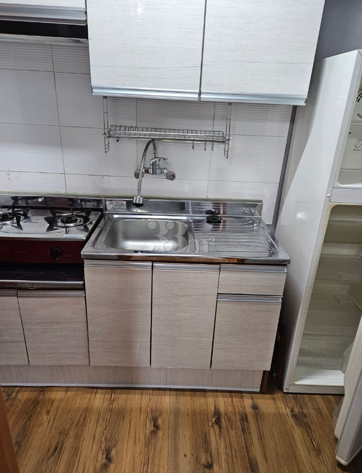 Remodeling a 3rd-floor studio apartment 11th image