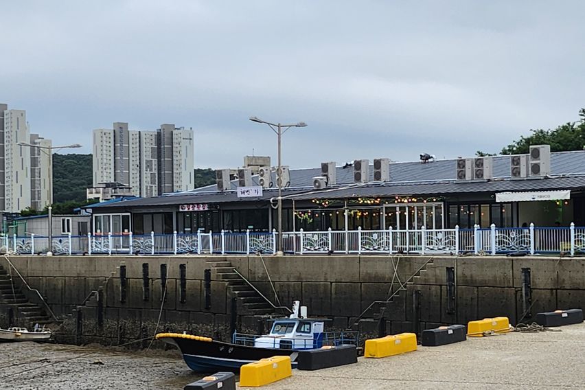 바닷가 펜션 아파트