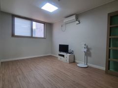 Practical mini two-room unit 4th image