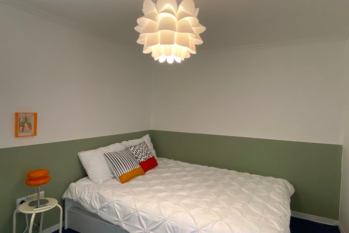 5 minutes from Sinchon Station / 1st floor, p 9th image