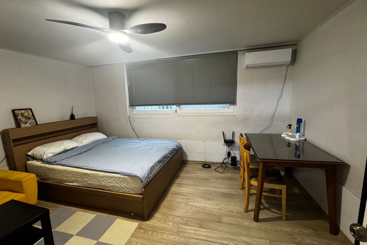 Pleasant 1.5-room apartment near Seonjeongneu 1th image