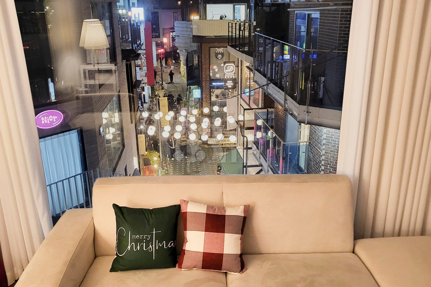 Rooftop Terrace in Hotspot Yeonnam-dong 2th image