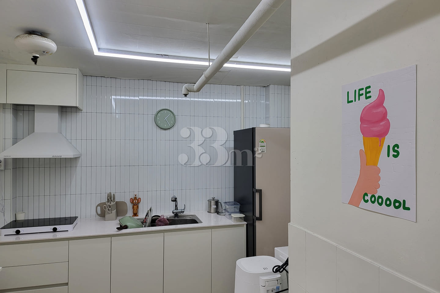 Standard exterior window 4th image