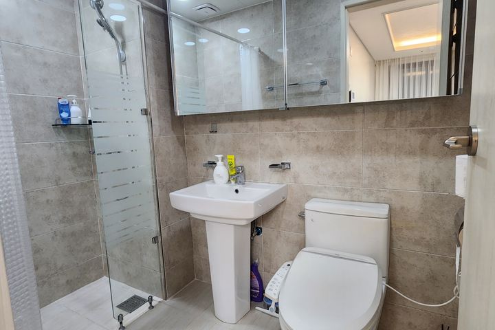 Two-room apartment at Songjeong Beach 10th image