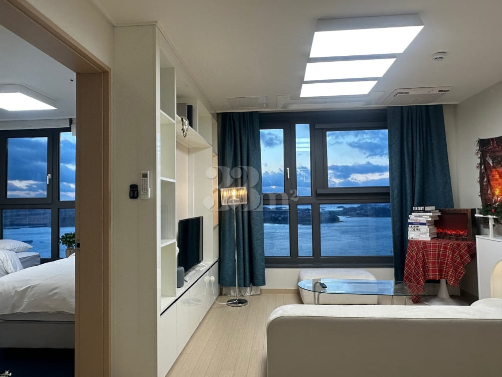 Ocean view + good value for money 0th image