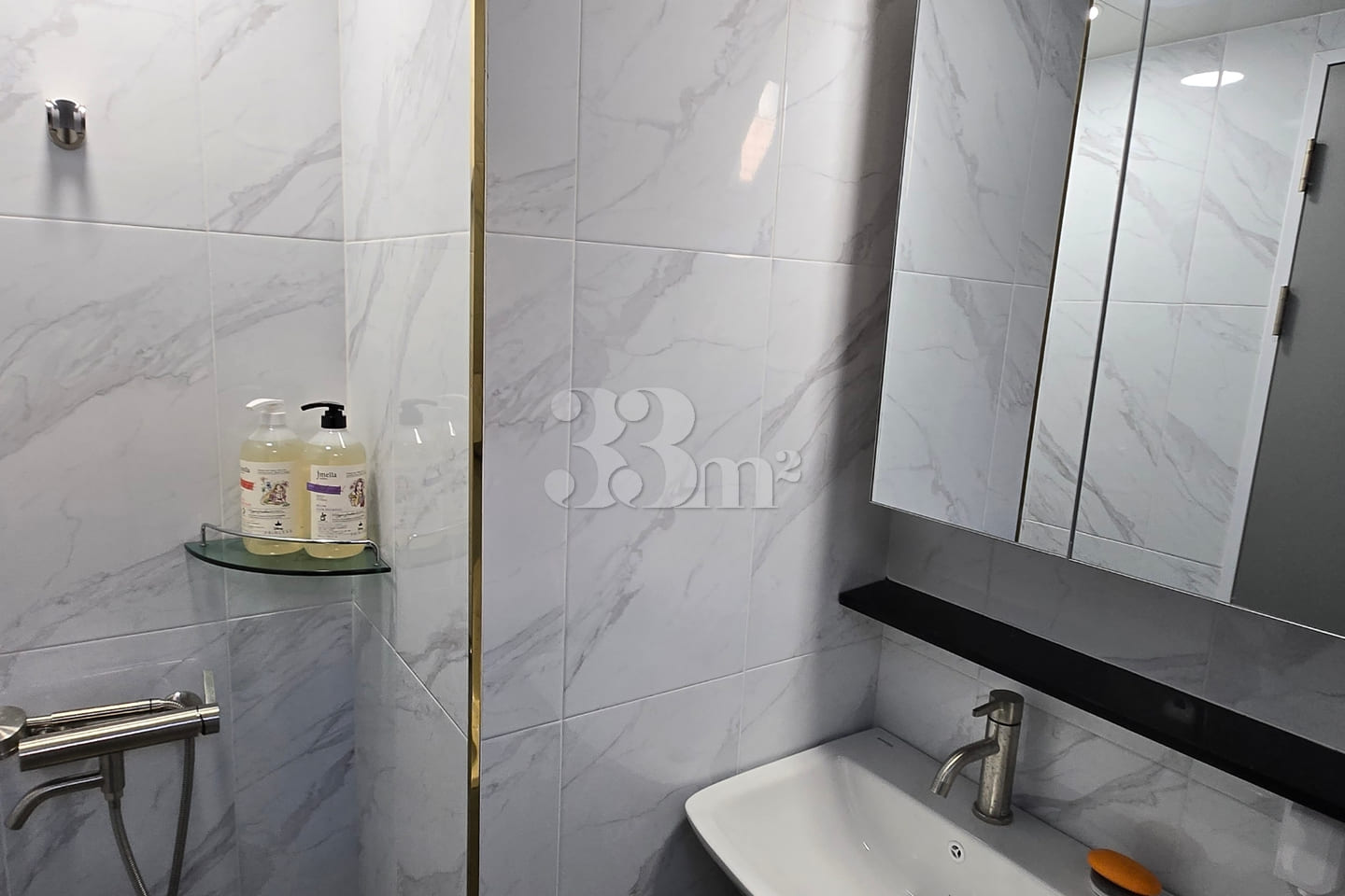 1.5-room apartment with a terrace 2th image