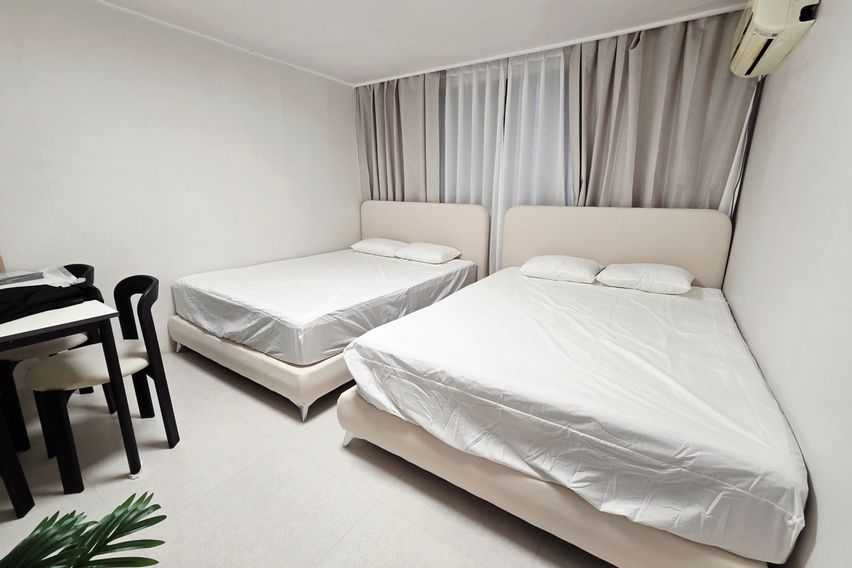 홍대 2분 2룸 퀸3 1번째 이미지